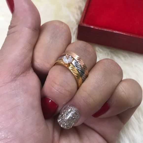 🌺Tri color ring‎ with cz diamond rested🌺❤️❤️❤️ - Picture 3 of 5